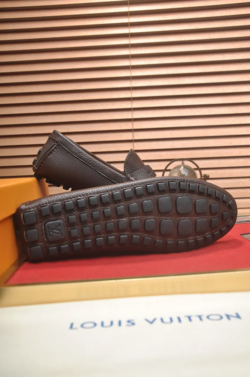 Men's men's shoes 💰420💶 [LV Doudou shoes] (water-dyed cowhide lining) new model is on the market, available on the official website. The new Doudou shoes are processed into single-color materials, and the uppers are made of imported horsehide leather. The body of the shoe is fully hemmed with mark thread, and is lined with imported original cowhide leather. The elegant shoe shape is super suitable for all-matching, and the size is 38-44.